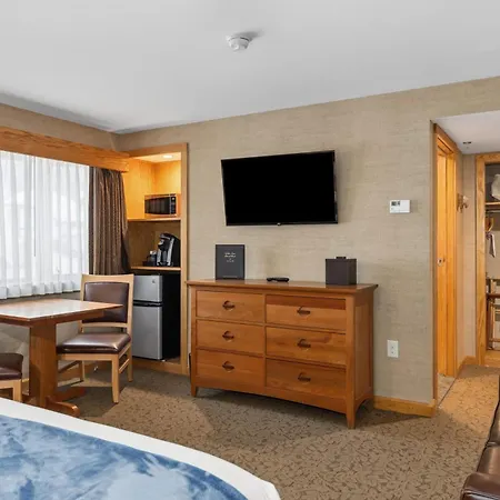Golden Arrow Lakeside Resort-3